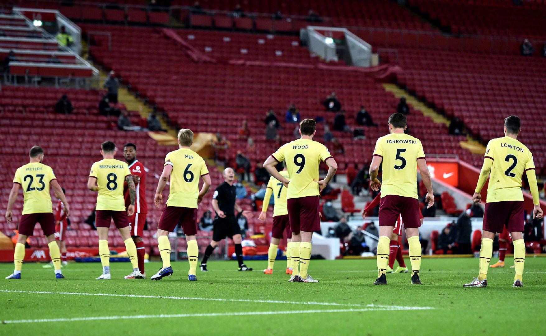 一个值得效 一个值得效